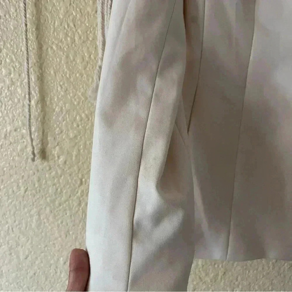 Mng ivory blazer Sz 4 perfect for spring - Picture 4 of 7